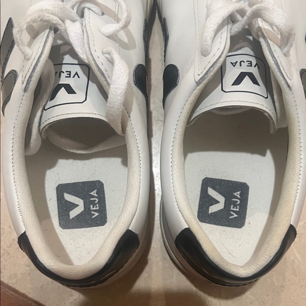 Veja White Leather Sneakers with Black V Accent -Size 39 Euro (8) - Picture 3 of 8